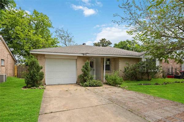 4826 Macridge BLVD, Houston, TX 77053