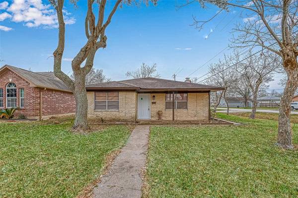 702 S Ohio ST, La Porte, TX 77571