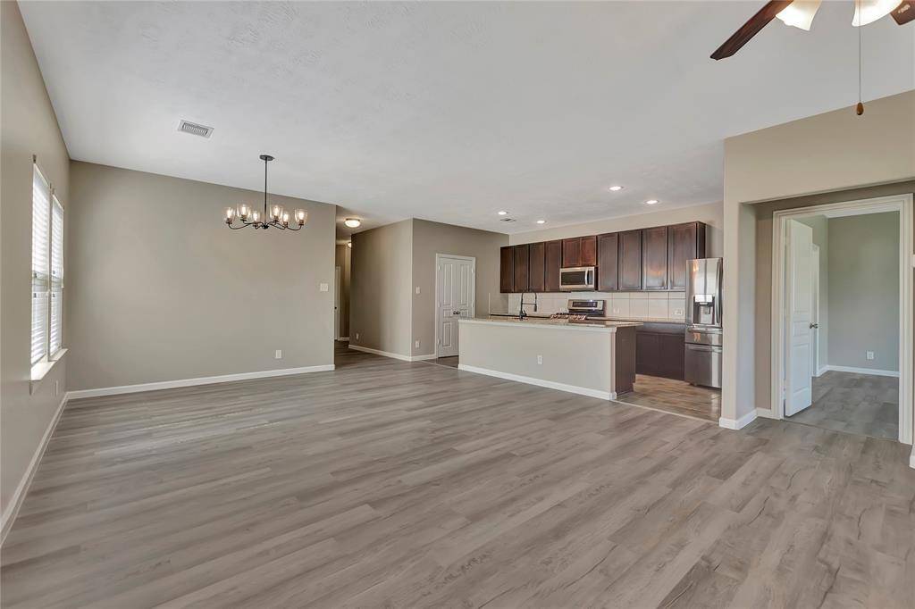 La Marque, TX 77568,314 Shoshone Ridge DR