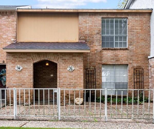 6 E Castle Harbour DR #26, Friendswood, TX 77546