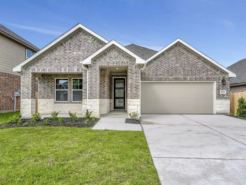 17707 Lake Cove CT, Montgomery, TX 77316