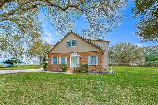 1826 County Road 469, El Campo, TX 77437