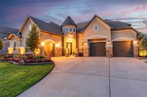 2417 Lake Shadows LN, Friendswood, TX 77546