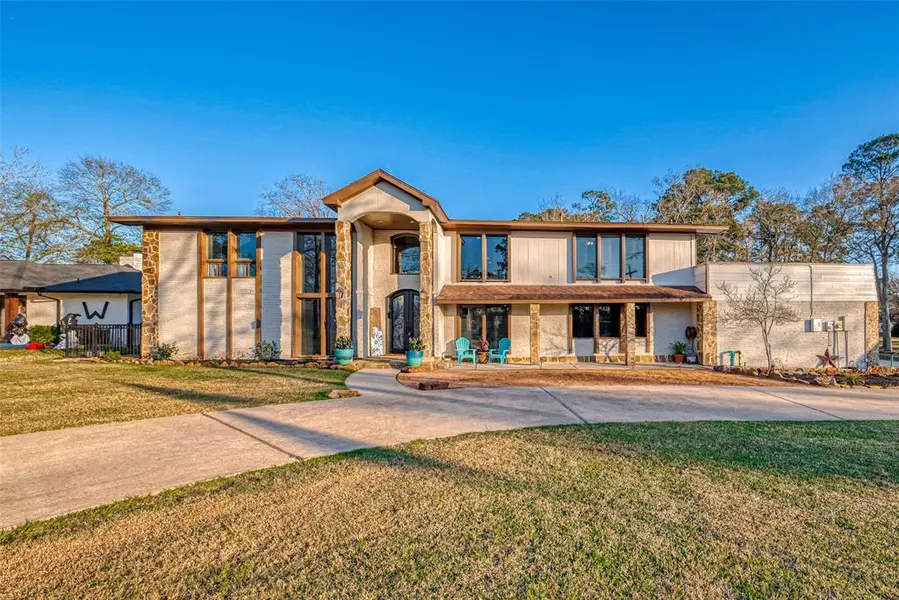 22 Winged Foot DR, Conroe, TX 77304