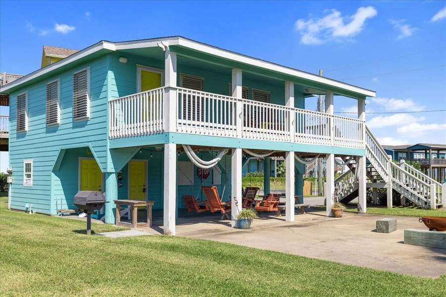 971 Sand Dune DR, Port Bolivar, TX 77650