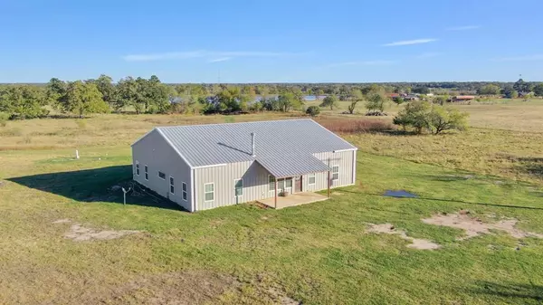 414 N Old Springfield RD, North Zulch, TX 77872