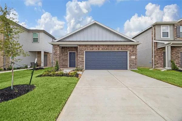 10035 Tiger Flower LN, Houston, TX 77016