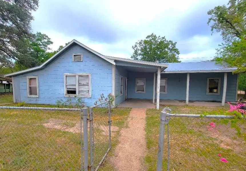 502 Center ST, Alleyton, TX 78935