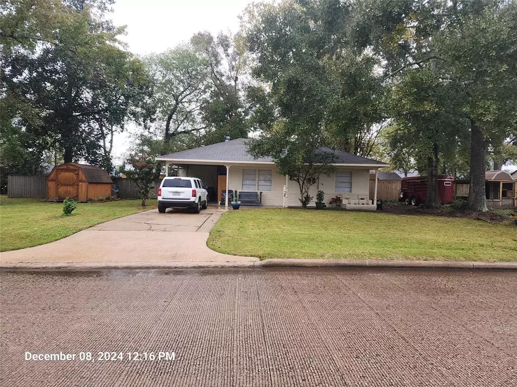 Liberty, TX 77575,945 N Travis ST