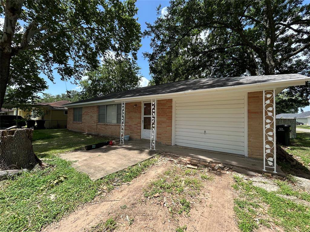 102 Draper ST, Columbus, TX 78934