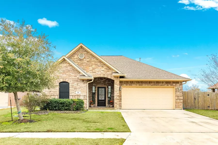 116 Blue Jay CT, Richwood, TX 77566