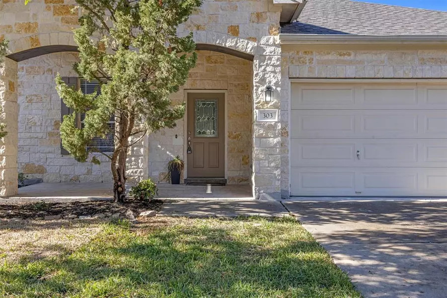 303 Arrowhead TRL, Cedar Park, TX 78613