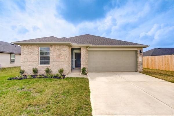 1254 waterside trace, Sealy, TX 77474