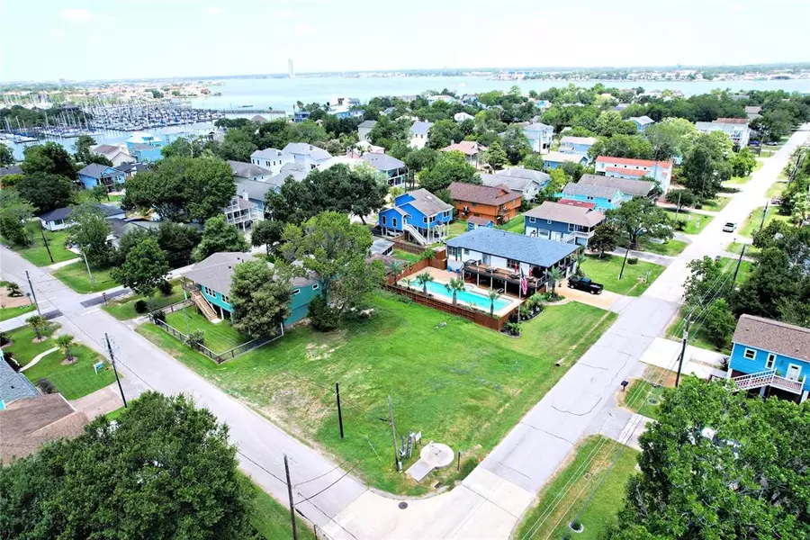 524 Clear lake Road, Clear Lake Shores, TX 77565