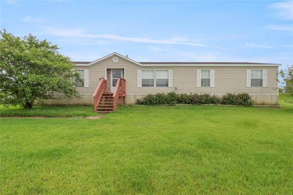 826 Port RD, Angleton, TX 77515