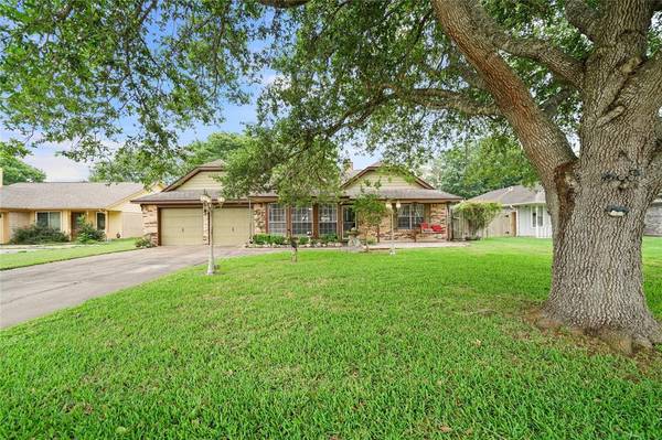 3520 Stevenwood LN, Alvin, TX 77511