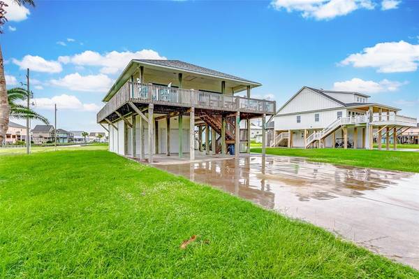 Crystal Beach, TX 77650,957 Raymond