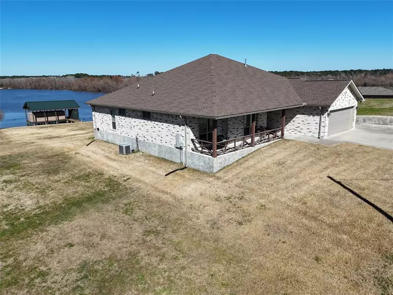 497 Laurel CV W, Onalaska, TX 77360