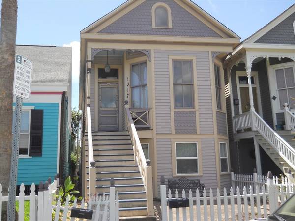 1317 Winnie ST, Galveston, TX 77550