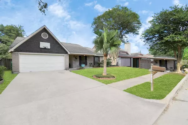 4718 Silver Frost DR, Houston, TX 77066