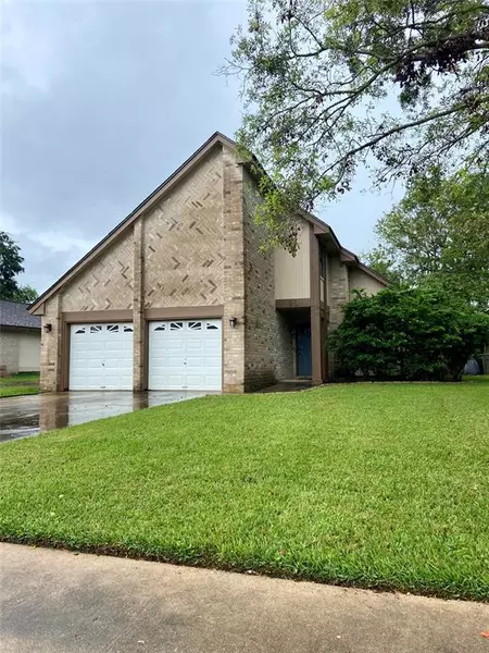 55 N Bachelor Button ST, Lake Jackson, TX 77566