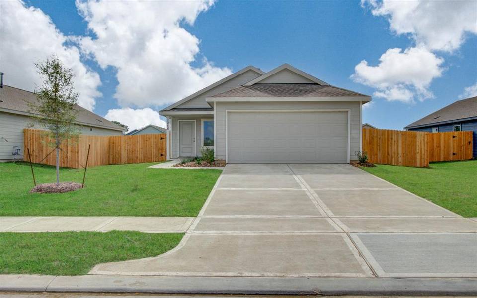 248 Dallas DR, Angleton, TX 77515