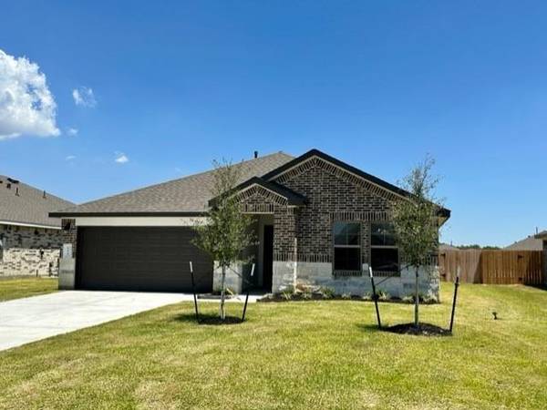 134 Walnut Hill CT, Anahuac, TX 77514