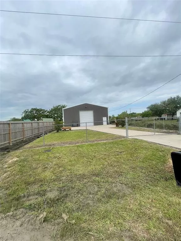 San Leon, TX 77539,640 8th ST