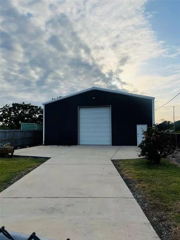 San Leon, TX 77539,640 8th ST