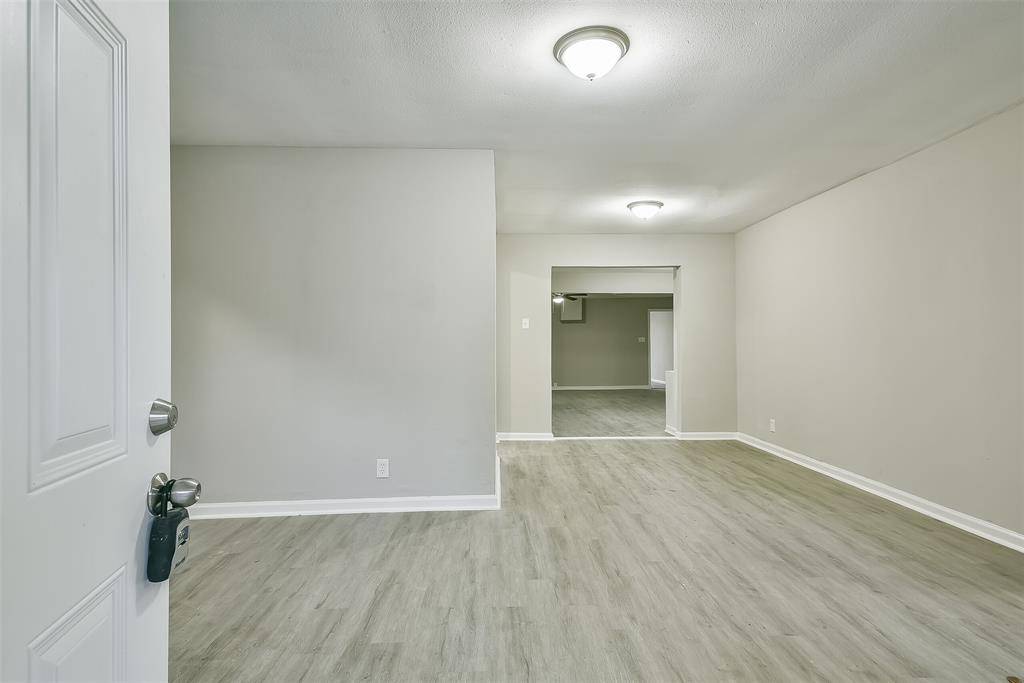 Angleton, TX 77515,500 Farrer ST