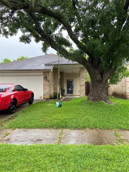 6 Crestbriar CT, Baytown, TX 77521