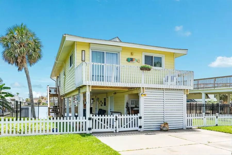 4219 Bayside WAY, Jamaica Beach, TX 77554