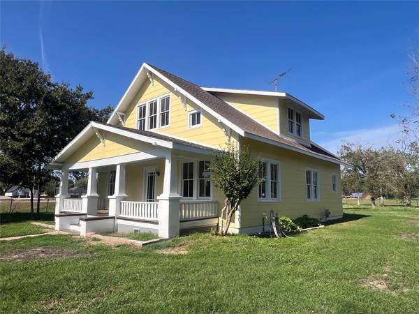 134 Hill ST, Sealy, TX 77474