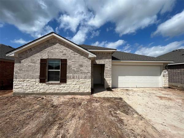 2408 Divot LN, Navasota, TX 77868