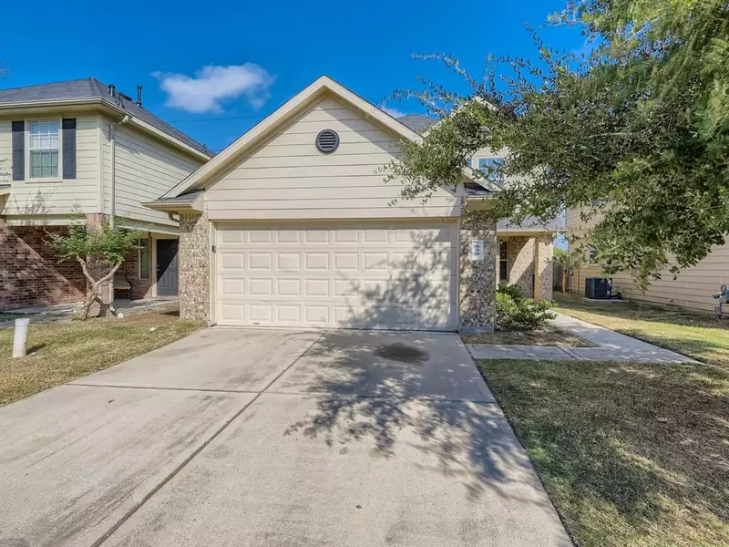 826 Darbydale Crossing LN, Houston, TX 77090