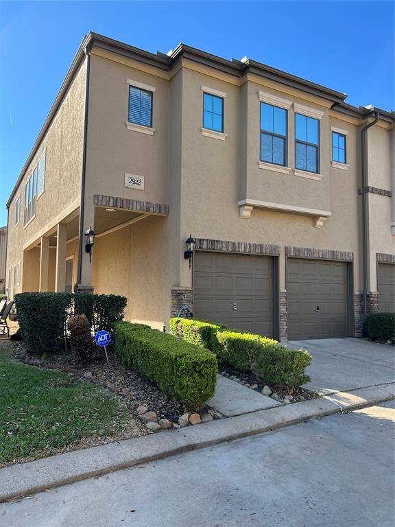 2922 Royal Oaks Crest, Houston, TX 77082