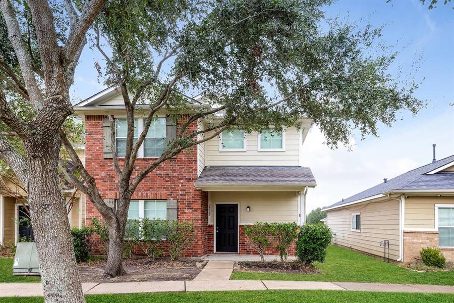 1525 Claremont Garden CIR, Houston, TX 77047