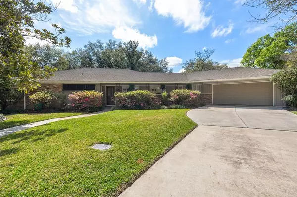 Houston, TX 77025,8918 Link CT