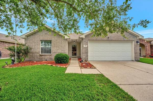 777 Grassy Knoll LN, La Marque, TX 77568