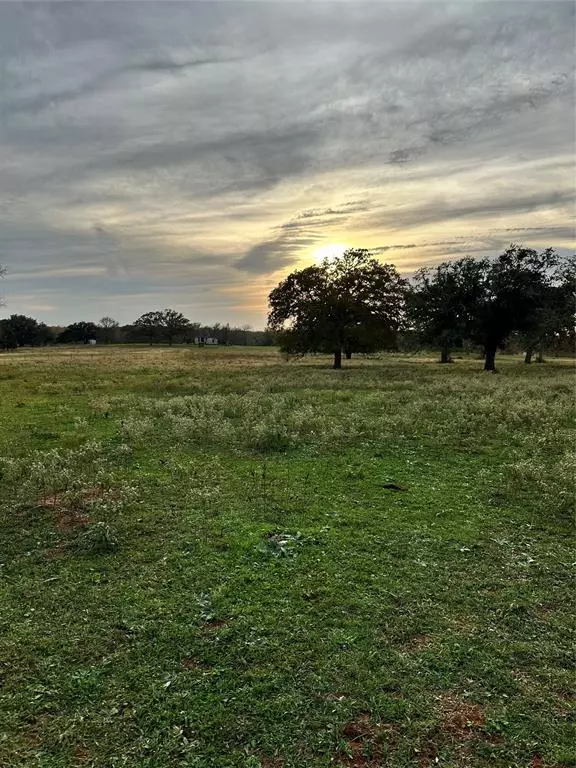 Waelder, TX 78959,TBD E US Hwy 90