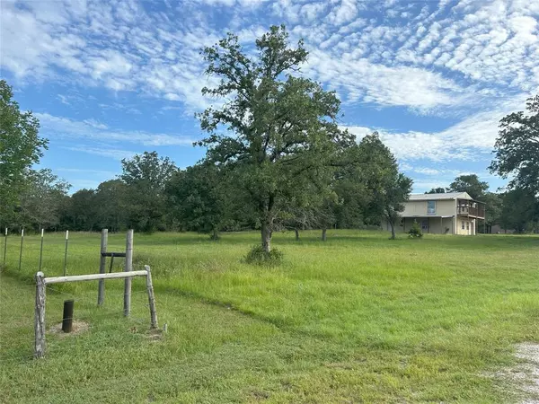 Caldwell, TX 77836,2124 E Pin Oak LN #136