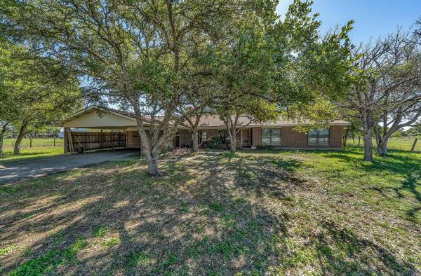 1279 County Road 208, Giddings, TX 78942