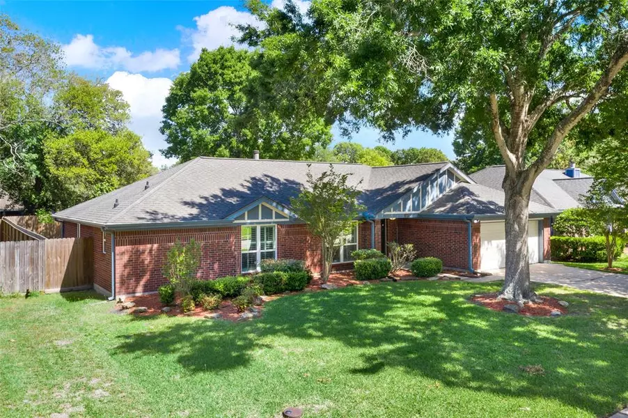 408 Holly Fern DR, League City, TX 77573