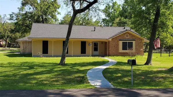 435 Rolling Wood ST, Baytown, TX 77520