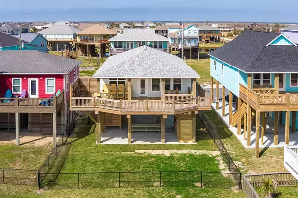 2108 Reid RD, Crystal Beach, TX 77650