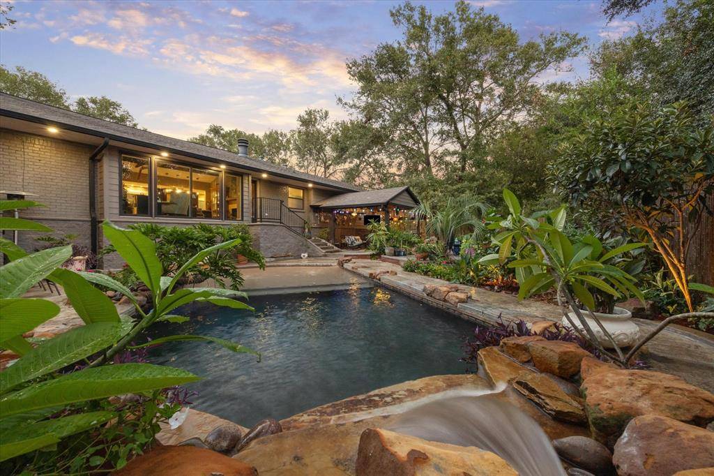 5 Tree Frog DR, Houston, TX 77074