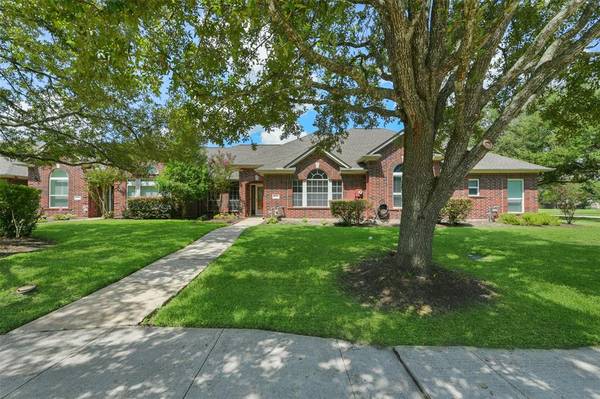 206 Clearview AVE #C, Friendswood, TX 77546