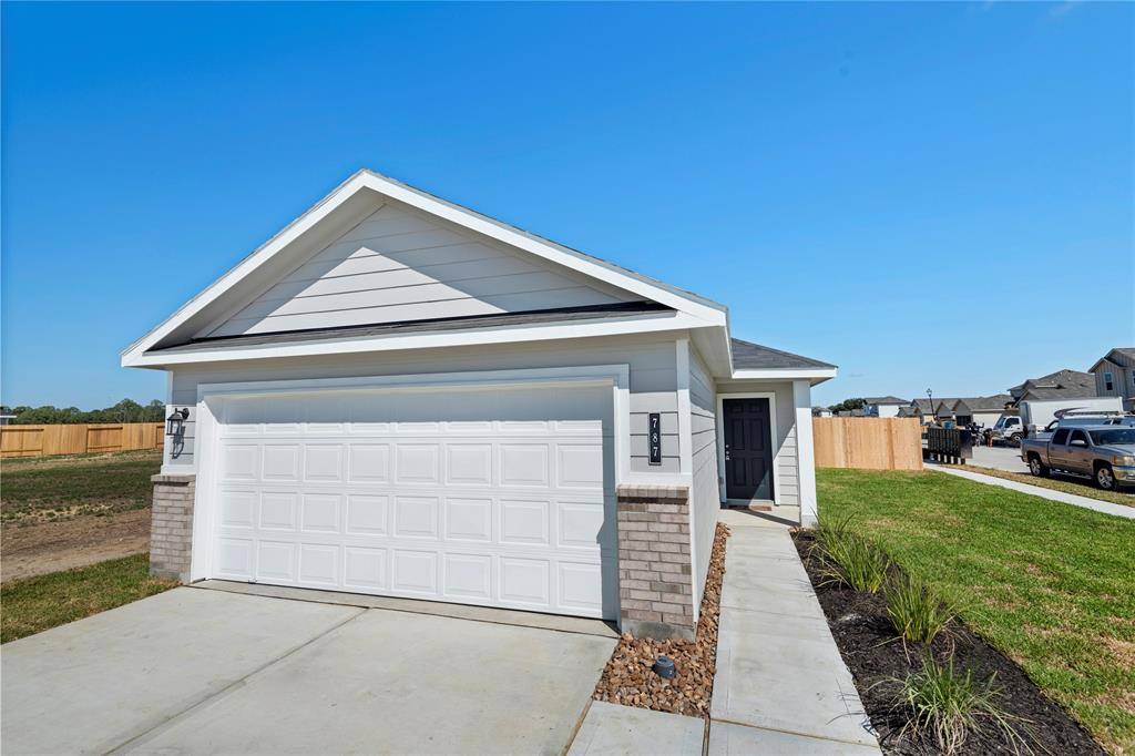 804 Stonypoint LN, Dayton, TX 77535