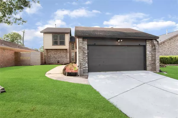 8107 Misty Ridge LN,  Houston,  TX 77071