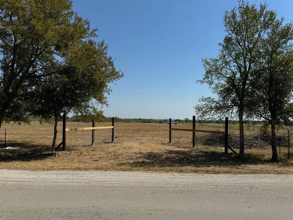 6945 SEAWILLOW RD, Lockhart, TX 78644